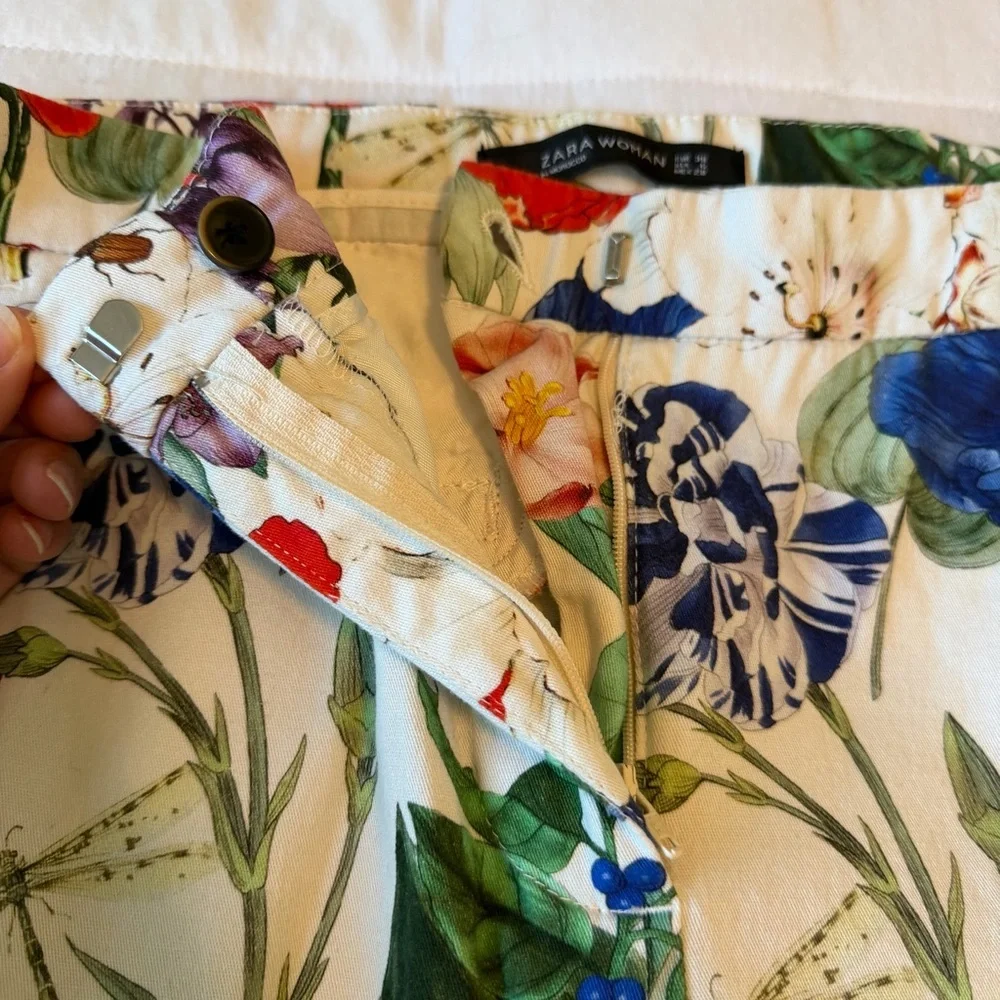 2/$30 Zara Multicolor Vibrant Floral Cropped Pants Artsy